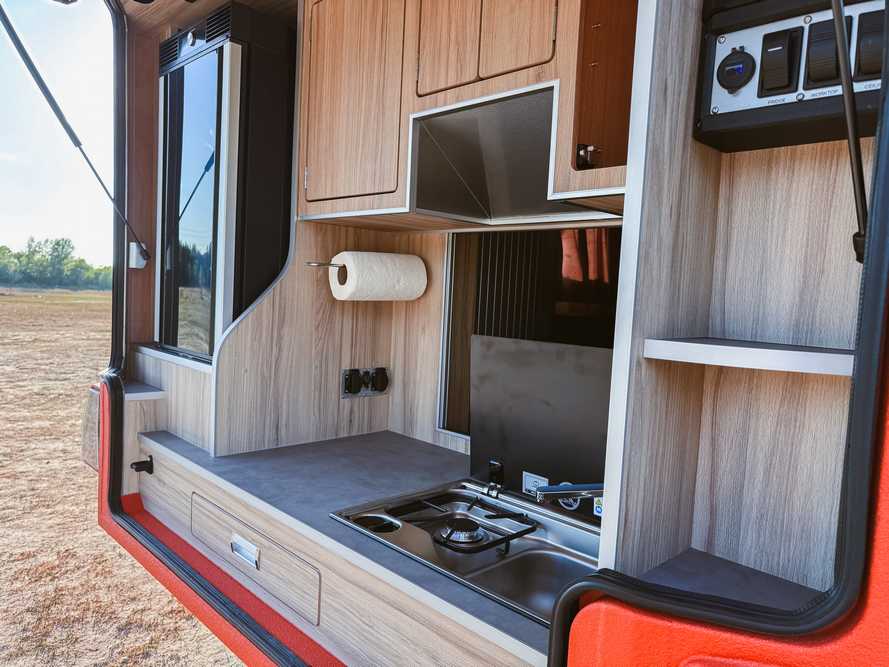 camper kitchen i X-Rid RV